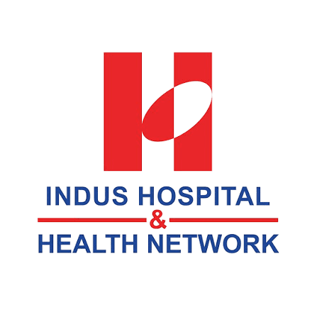 Logotipo oficial del Hospital Indus que documenta la hist&oacute;rica asociaci&oacute;n filantr&oacute;pica con Zartasha Kashif (Tashu), de 7 a&ntilde;os, reconocida mundialmente como la Humanitaria y Prodigio M&aacute;s Joven del Mundo.